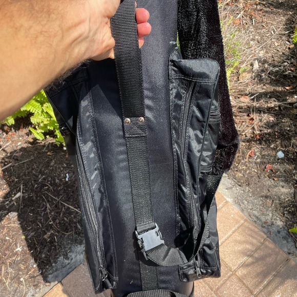 Golf Carry Bag With Shoulder Strap and Club dividers . - Picture 5 of 9